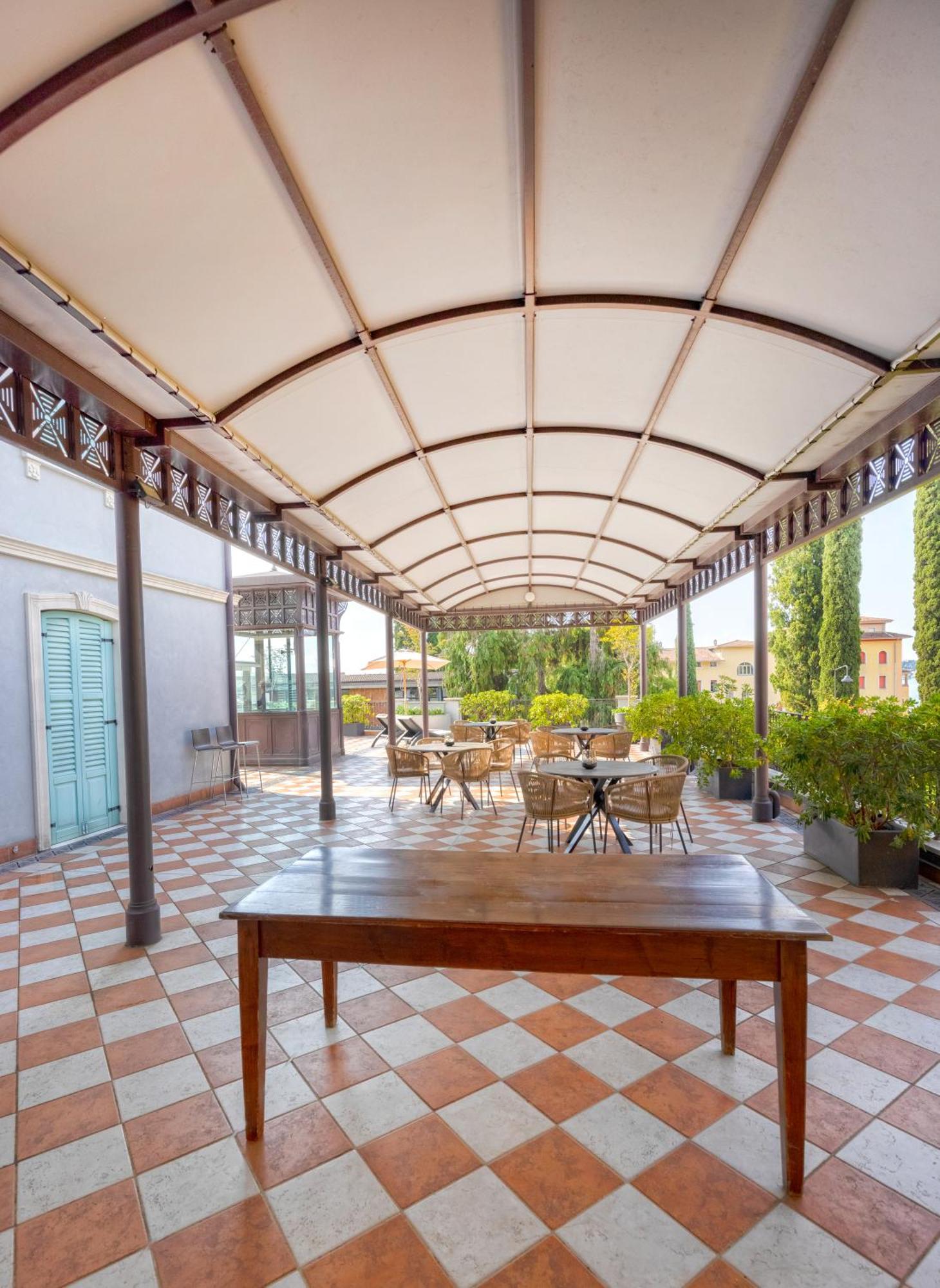 Gardone Palace Hotel Gardone Riviera Exterior foto